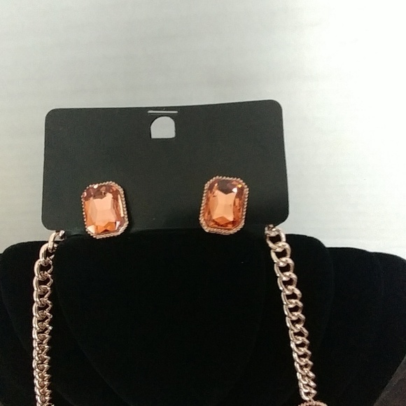 Rose Gold Necklace and Earrings Set - Picture 2 of 3